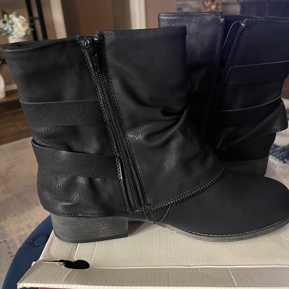 Ladies black ankle boots, never worn - Picture 5 of 5